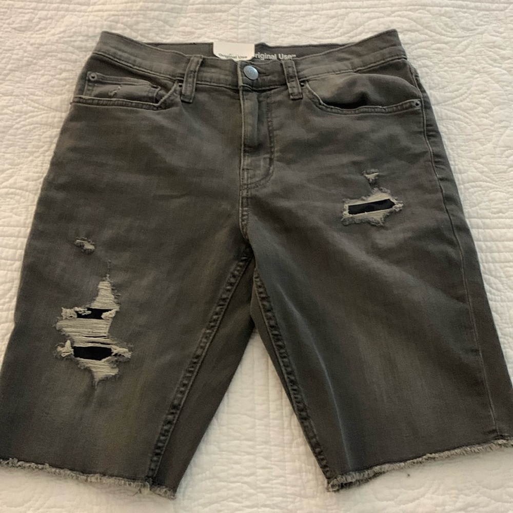 Distressed shorts 🩳